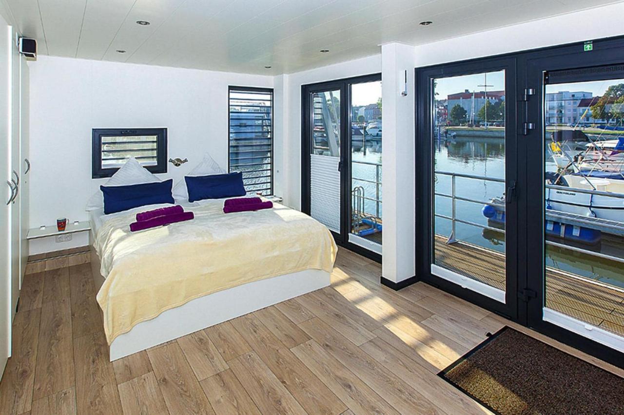 Hausboot Floating Houses Blue Active In Ribnitz-Damgarten Dış mekan fotoğraf