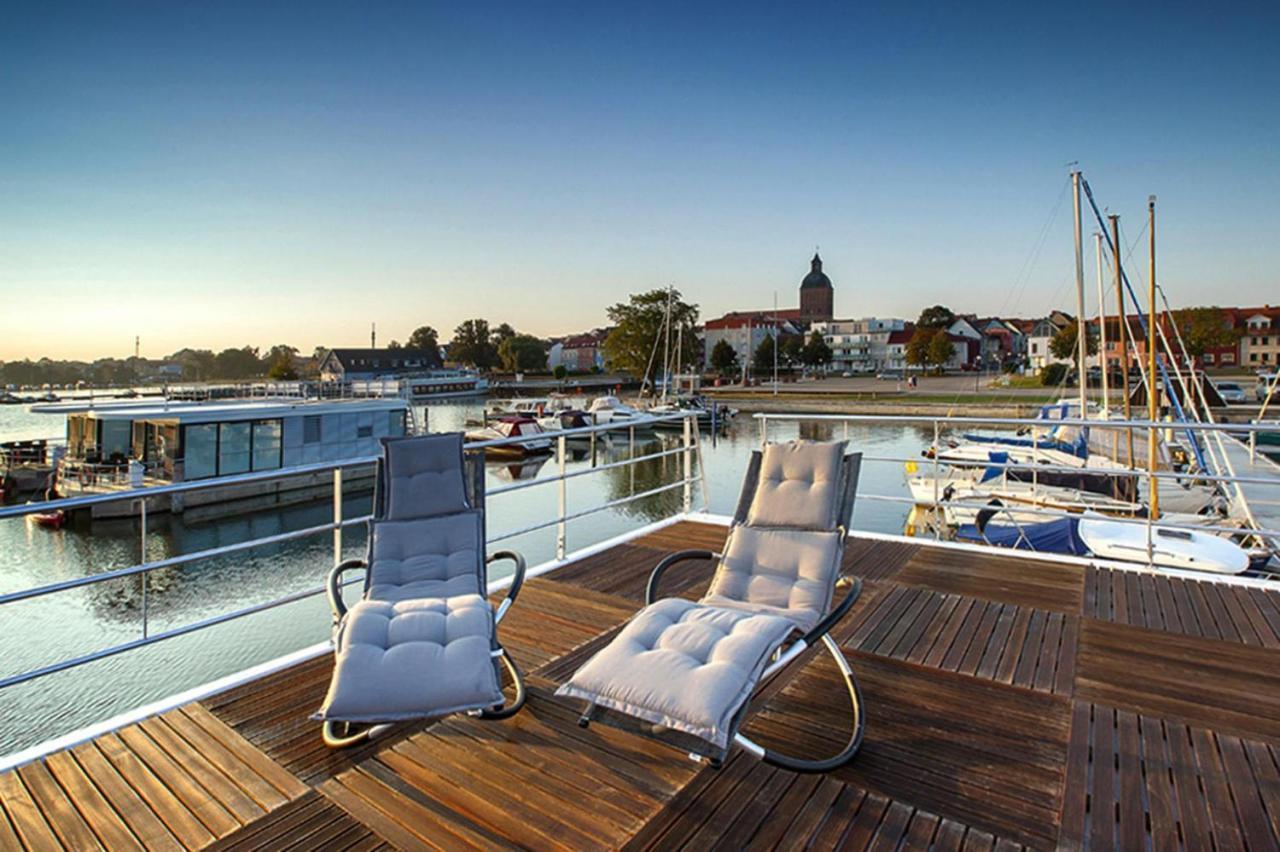 Hausboot Floating Houses Blue Active In Ribnitz-Damgarten Dış mekan fotoğraf